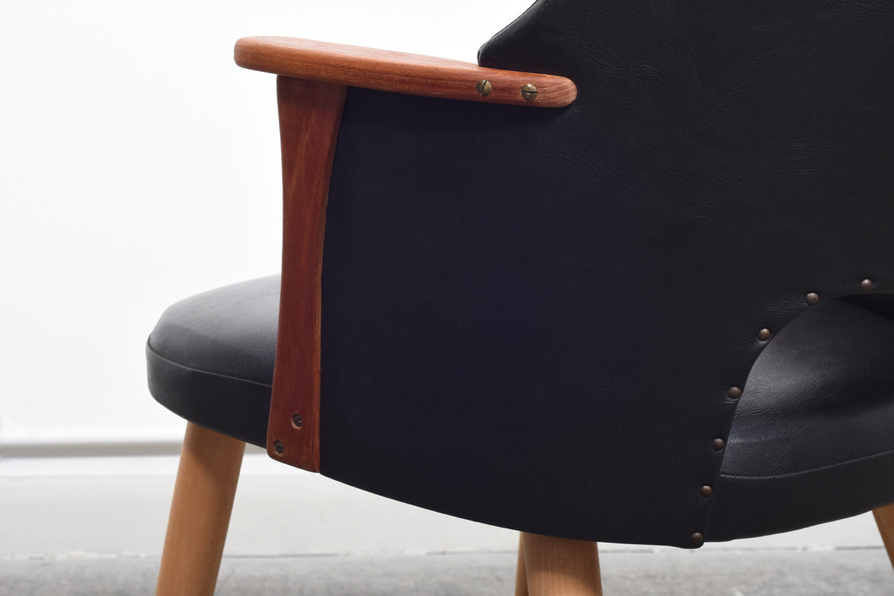 Skai armchair with teak arms + oak legs