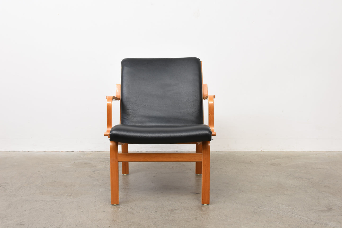 1980s beech + leather lounger