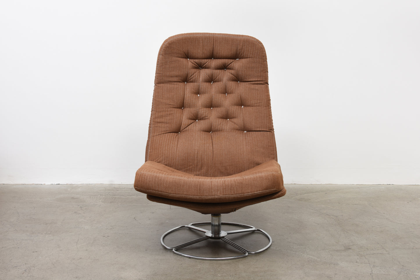 1970s Swedish lounger on swivel base