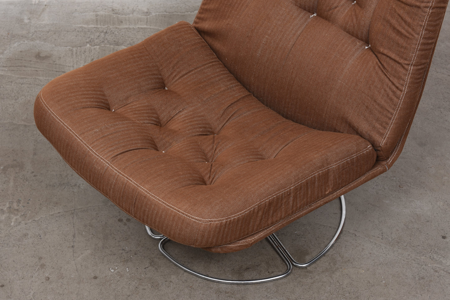 1970s Swedish lounger on swivel base