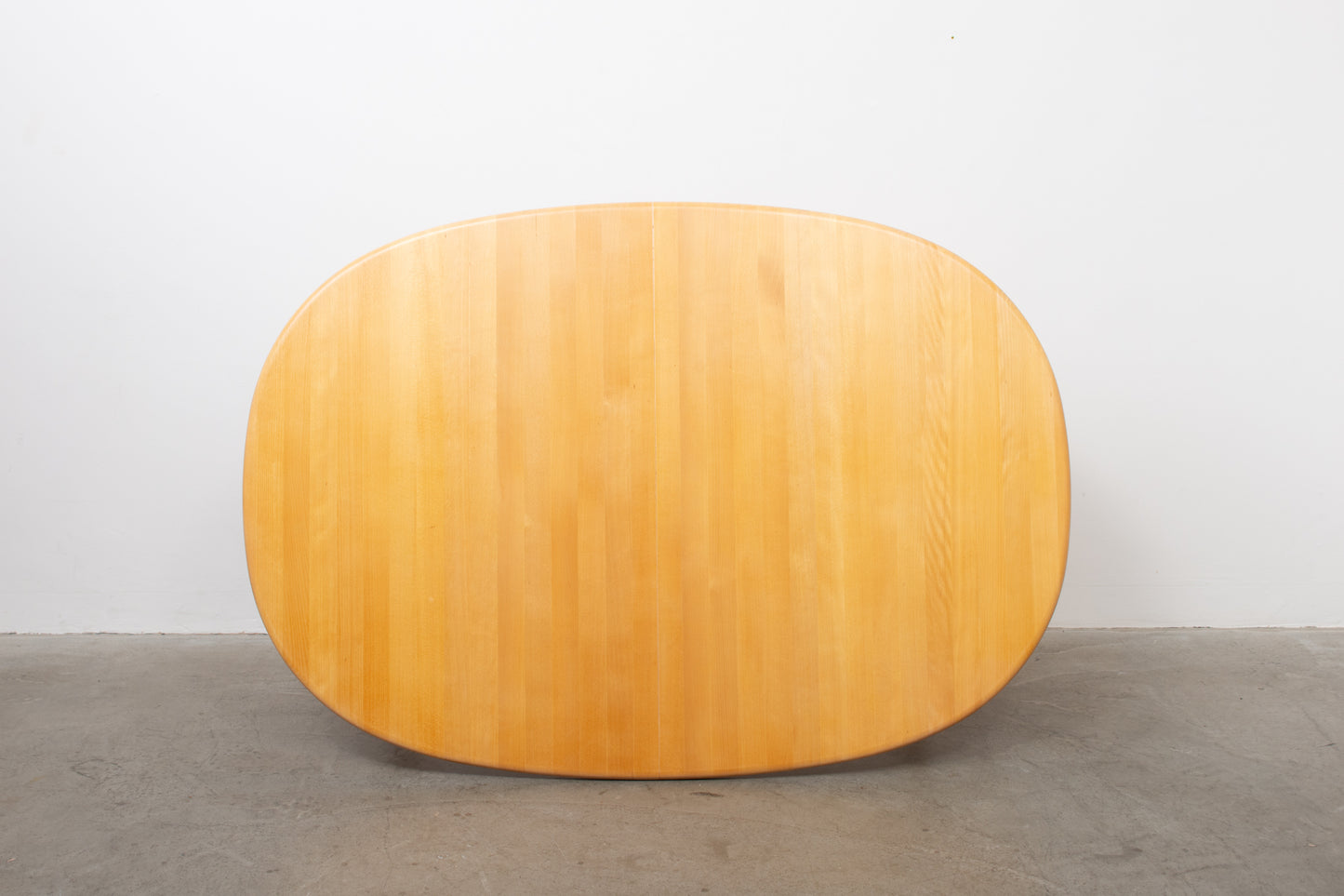 Extending dining table by Brødrene Andersen