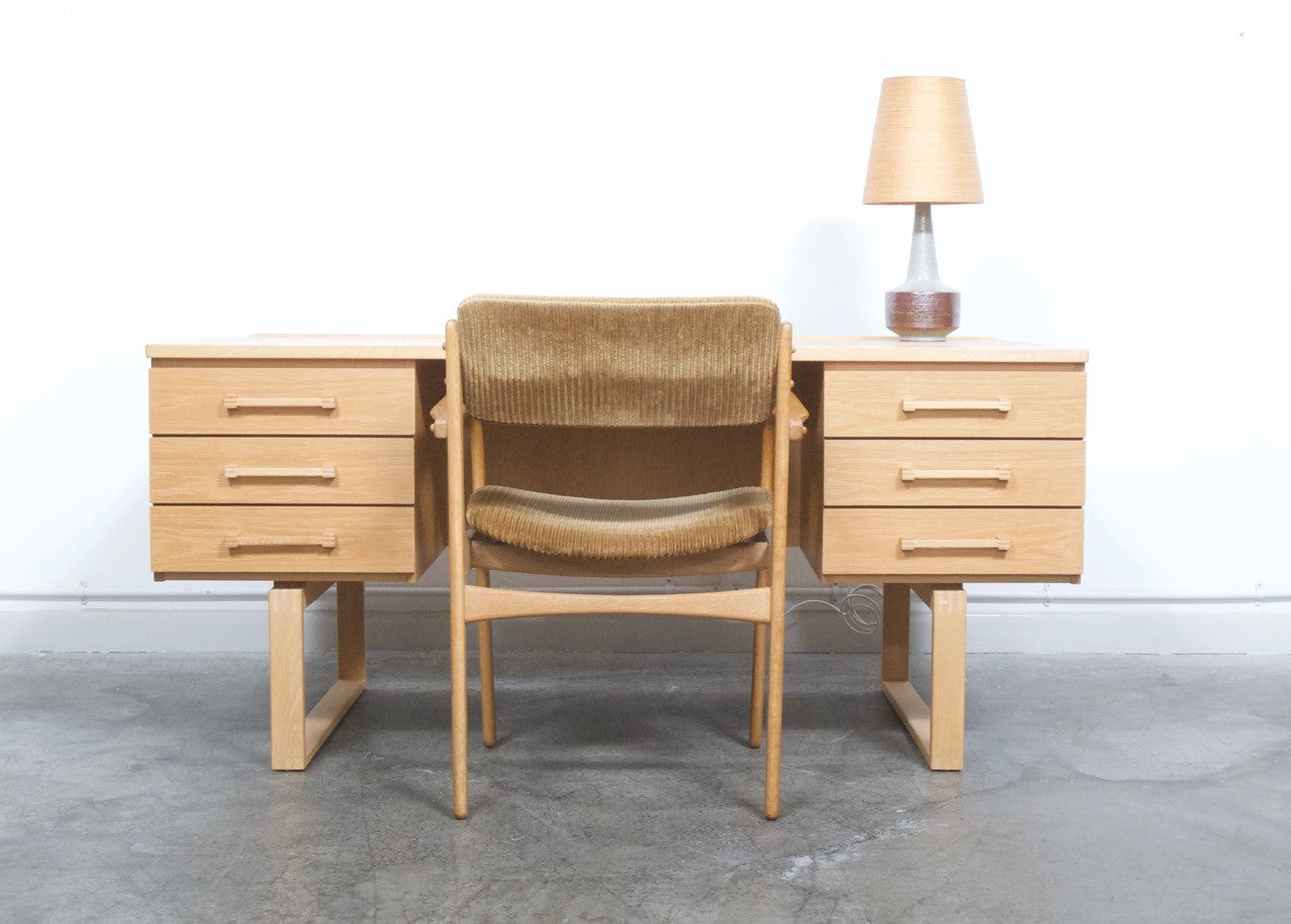 Executive desk by Henning Jensen & Torben Valeur