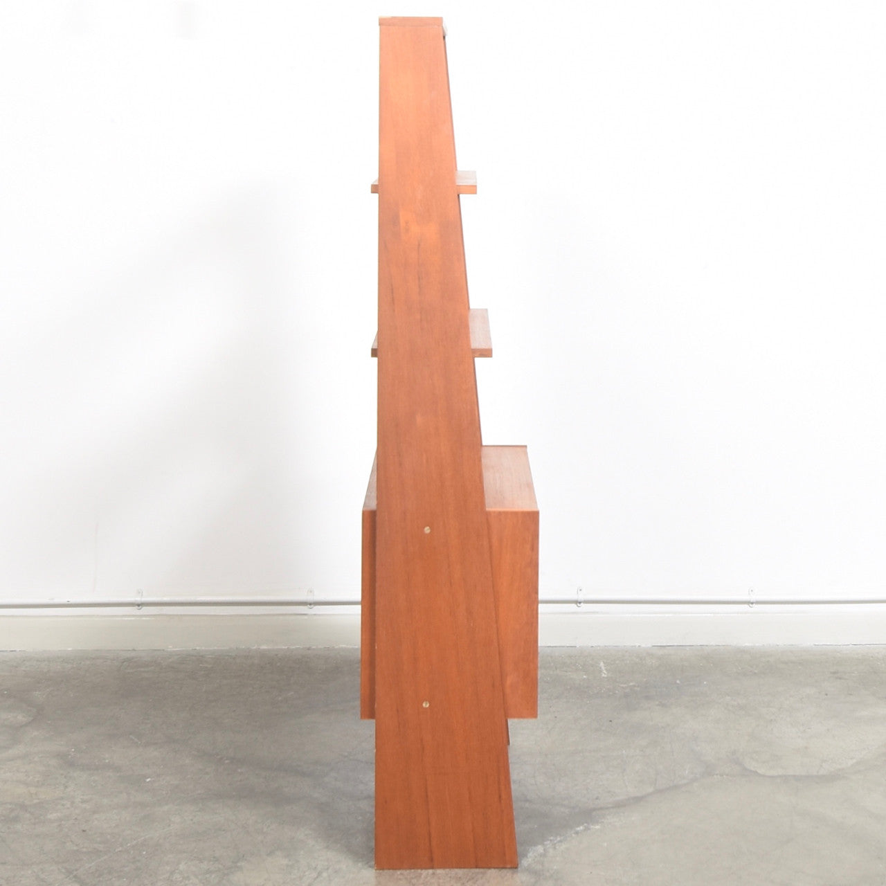 Freestanding vinyl cabinet