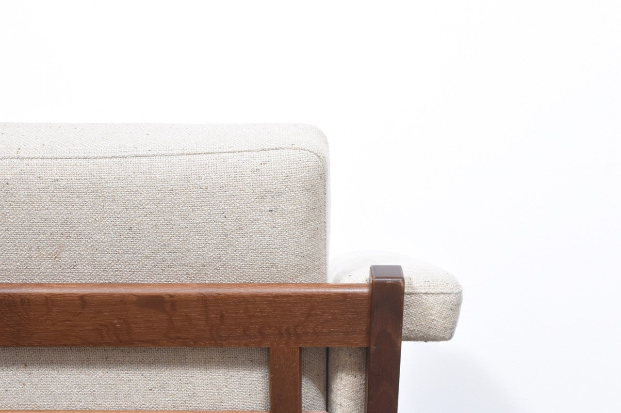 GE-40 two seat sofa by Hans Wegner