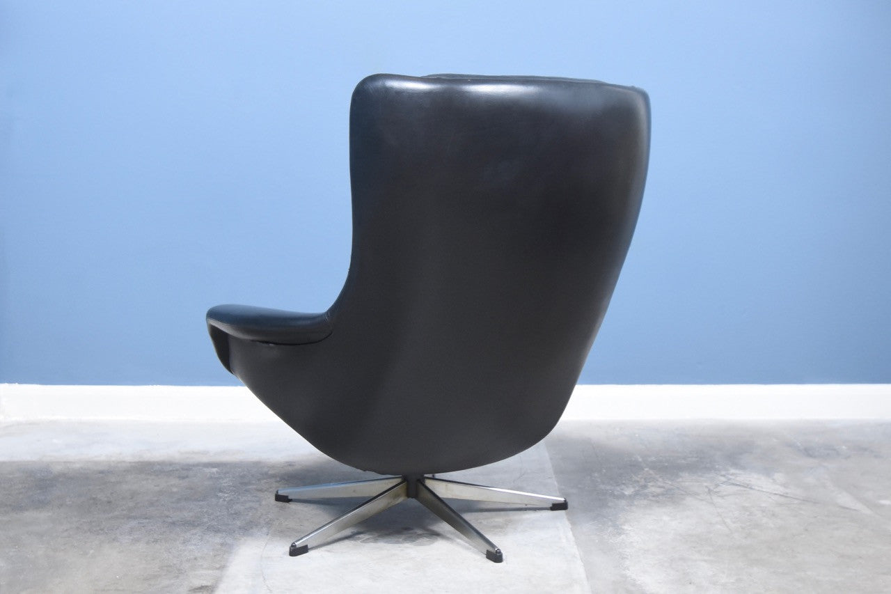 Lounger by H.W. Klein