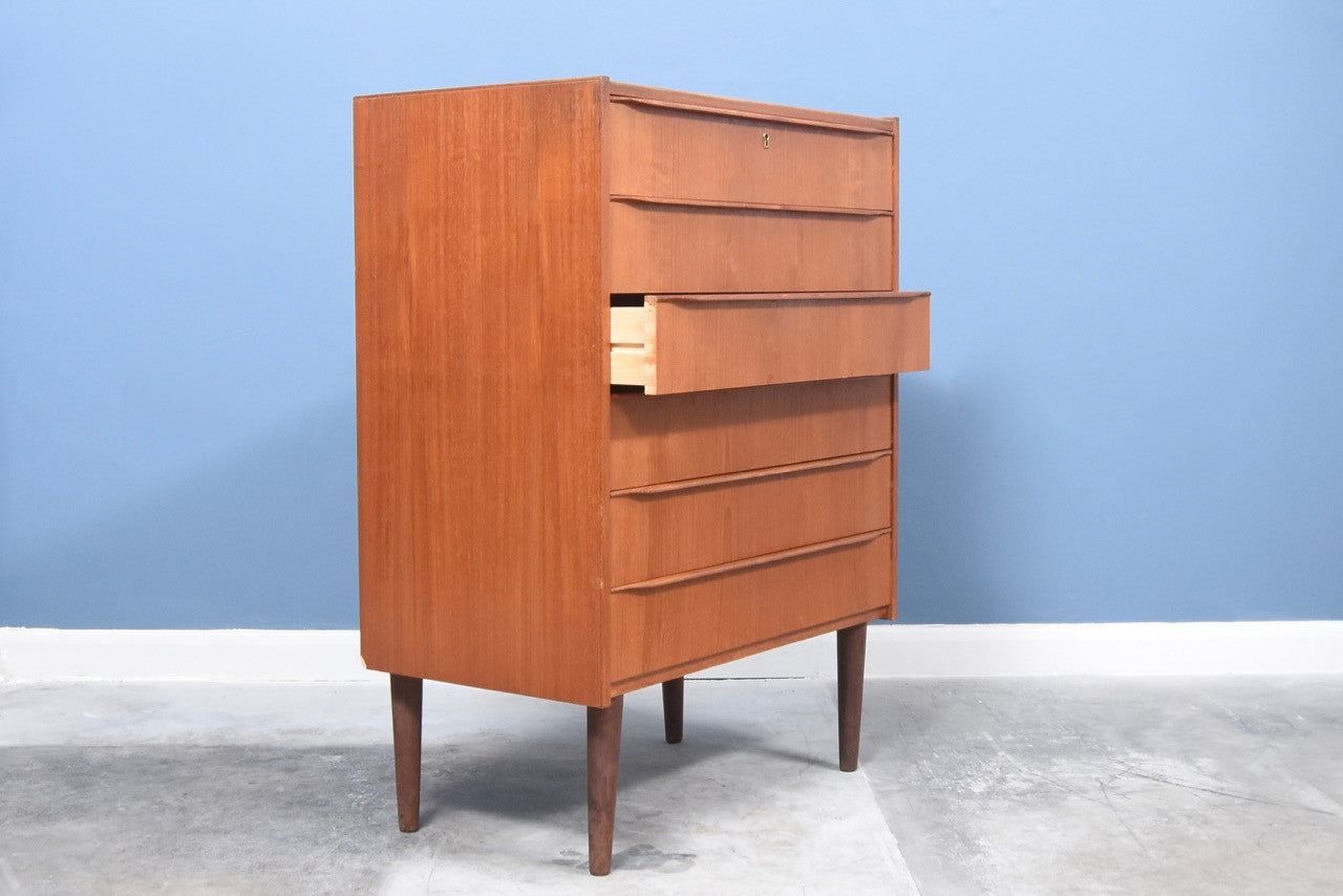 Teak chest of drawers (M)