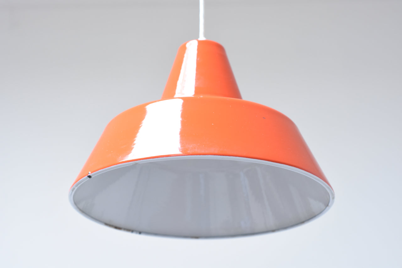 'Verkstadspendel' ceiling light by Louis Poulsen