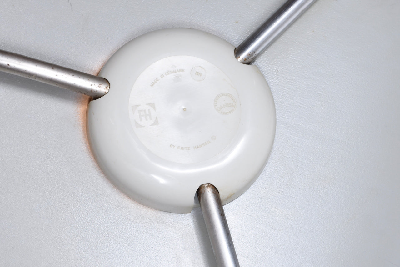 Model 3100 Ant chair by Arne Jacobsen