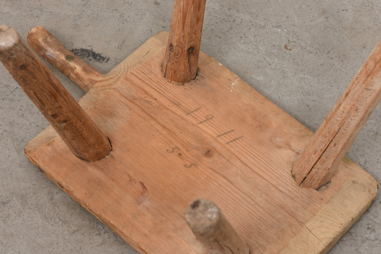 Primitive milking stool with handle