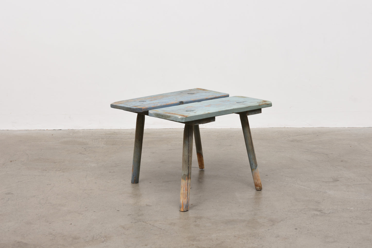 Primitive table/stool
