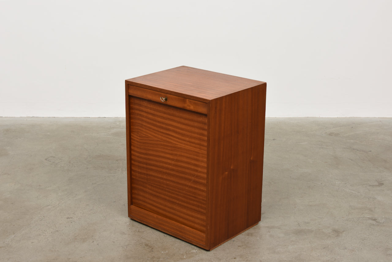 Short archive unit in teak
