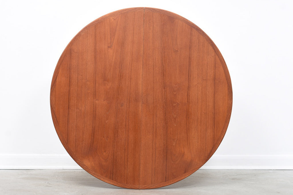 Model 204 extending dining table by Sibast