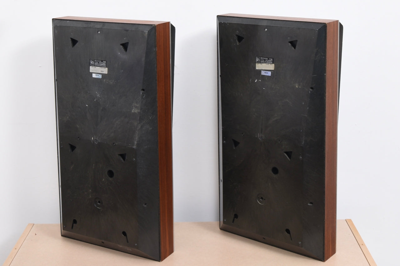 Vintage Beomaster 2000 stereo with matching speakers