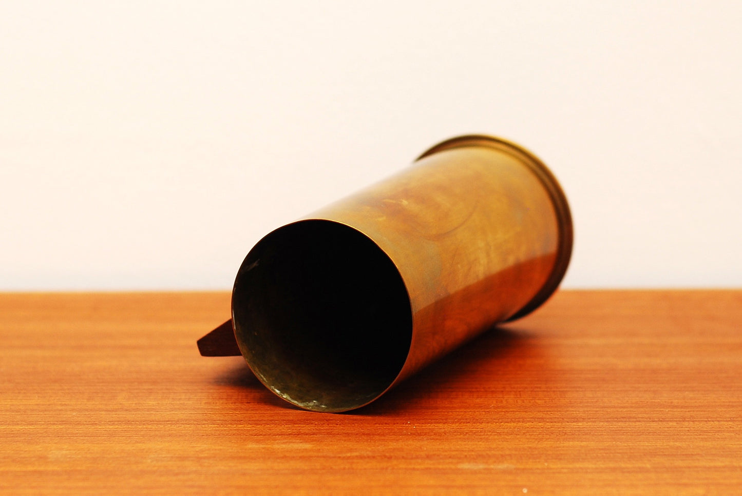 Copper mug with teak handle