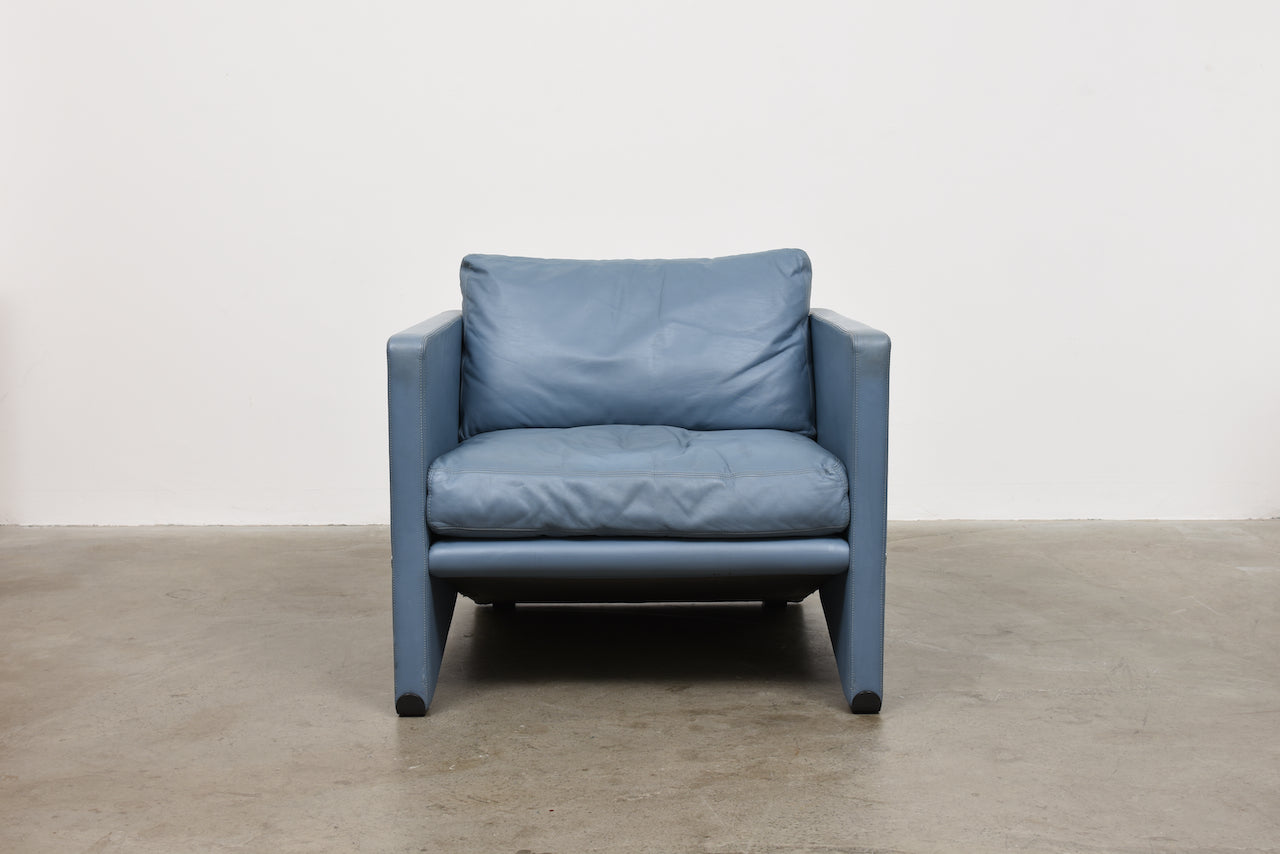 Leather lounger by Artifort