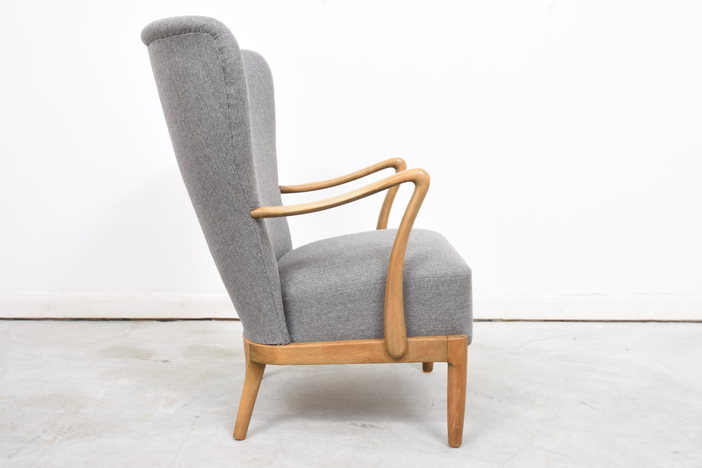 1940s wing back lounge chair by Fritz Hansen