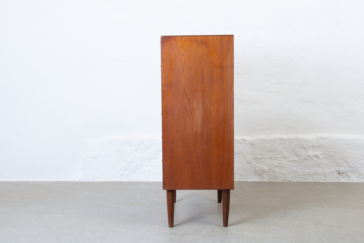 1960s teak chest with lipped handles - 70W cm