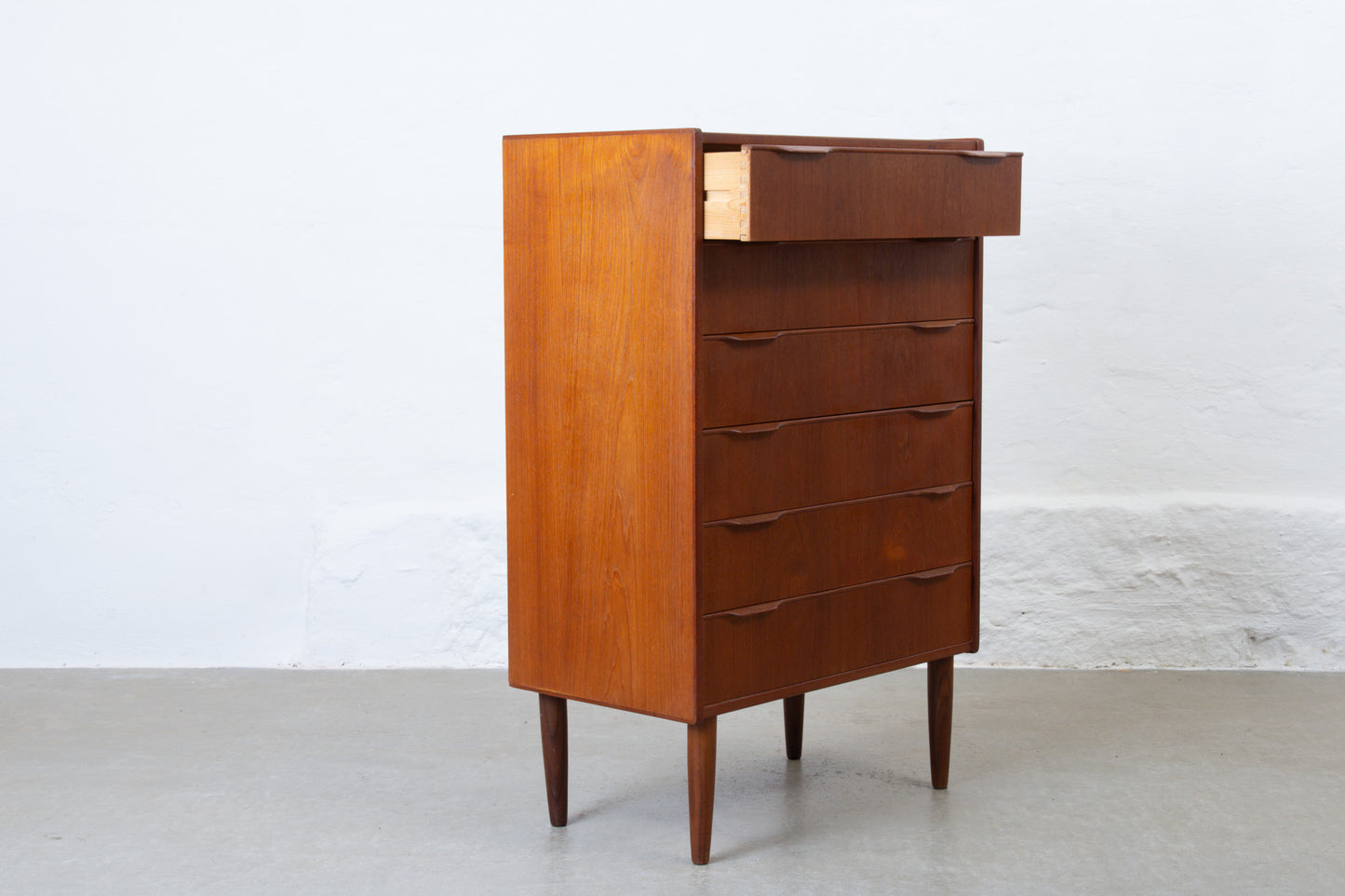 1960s teak chest with lipped handles - 70W cm