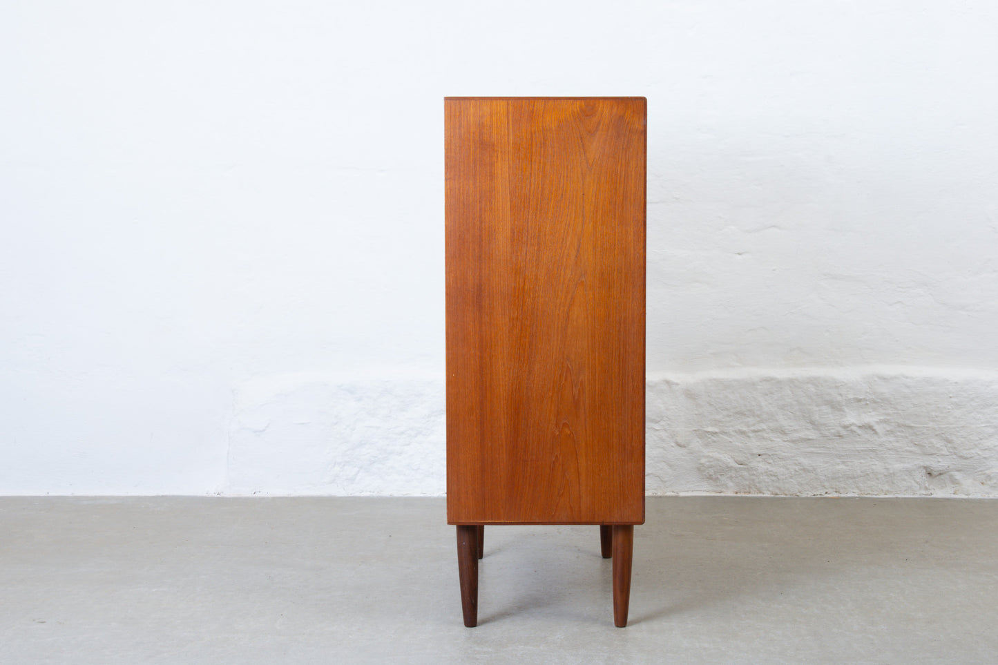 1960s teak chest with lipped handles - 70W cm