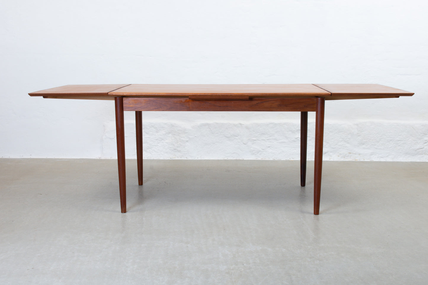 1960s extending dining table in teak - 130L cm