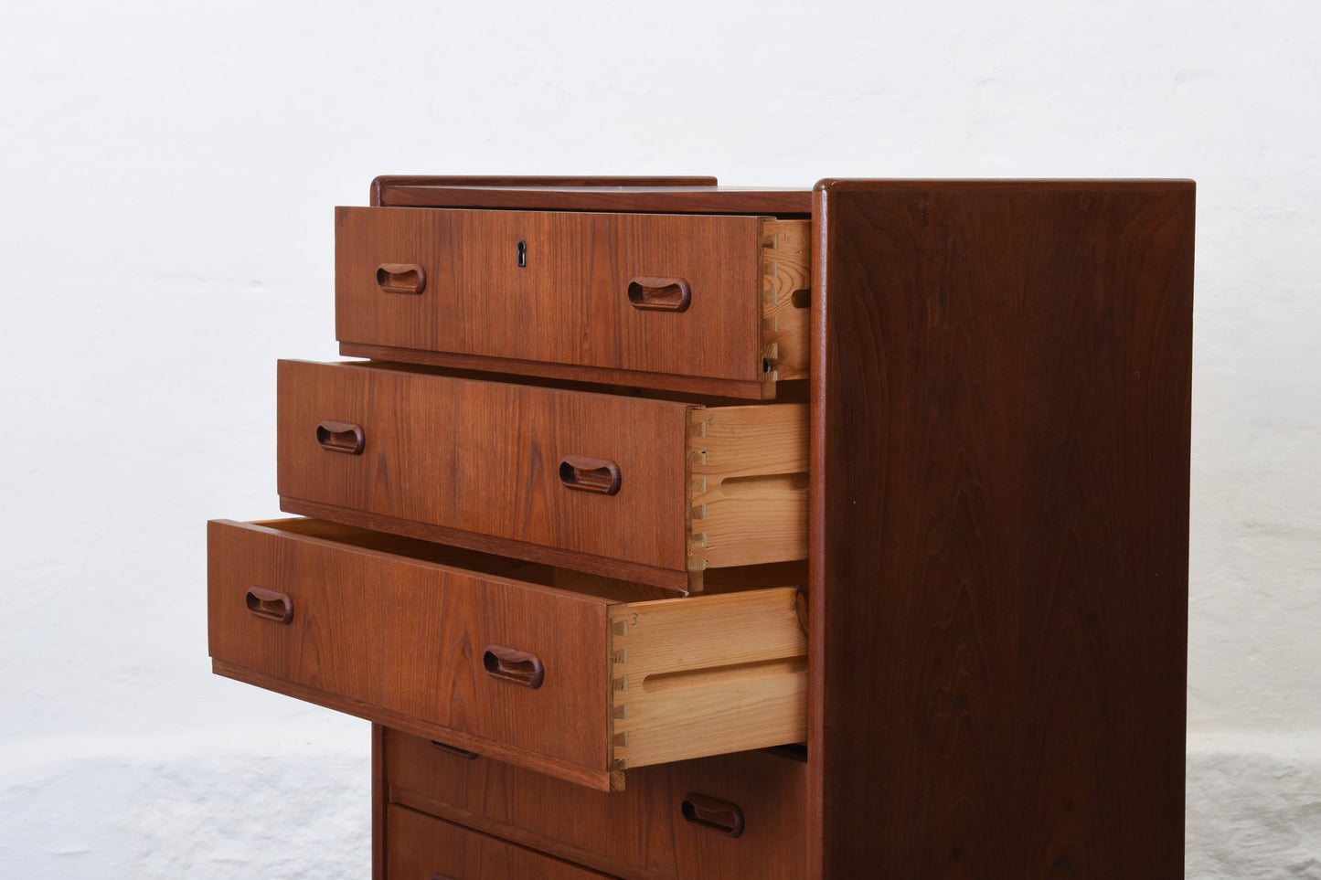 1960s teak chest of drawers with inset handles