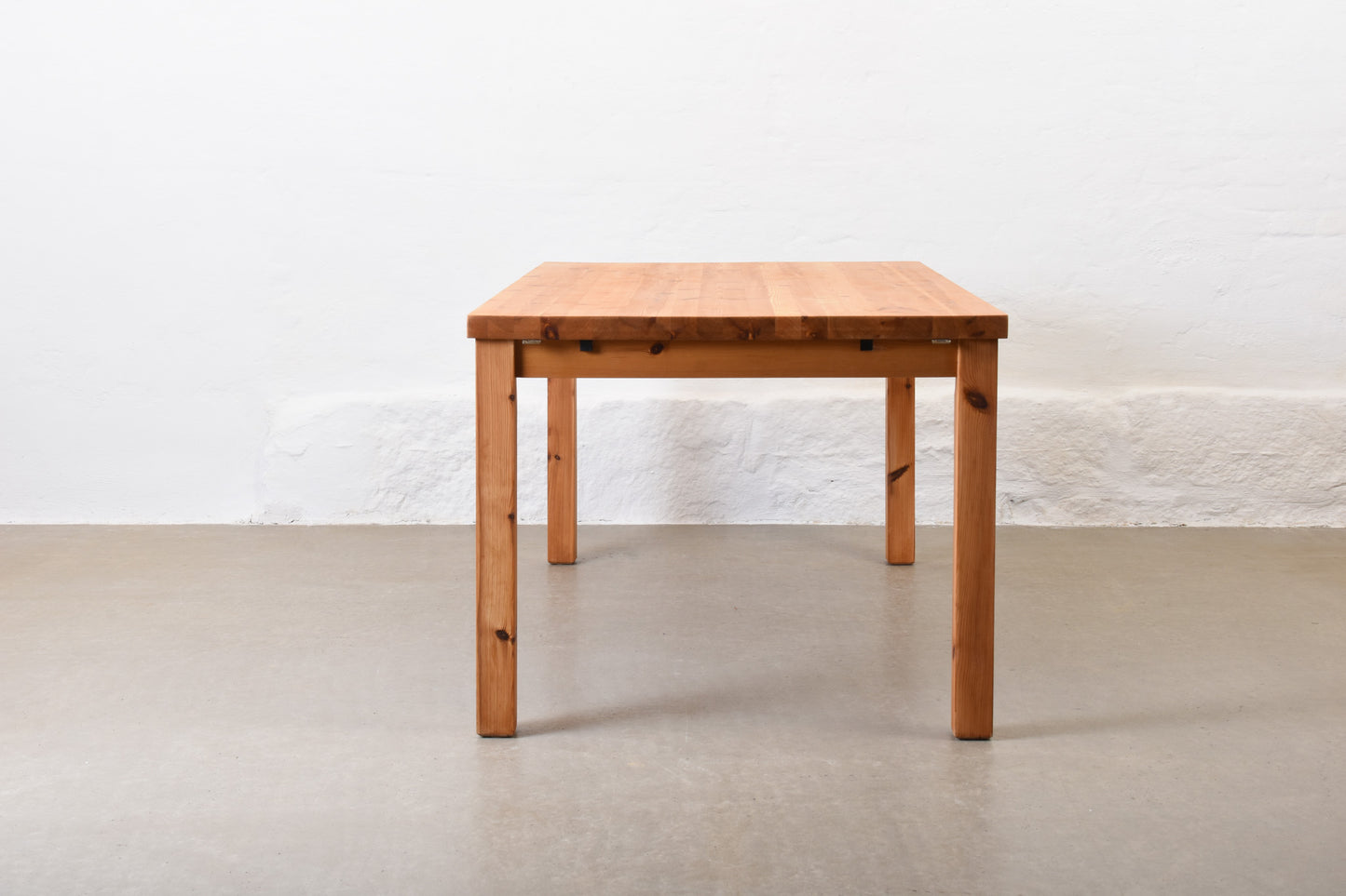 1970s drop-leaf Danish dining table in pine