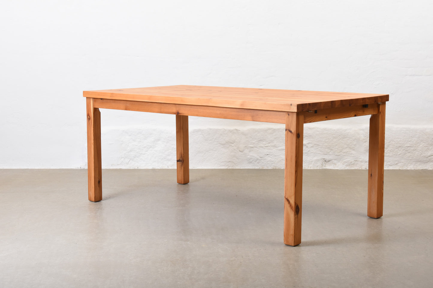 1970s drop-leaf Danish dining table in pine