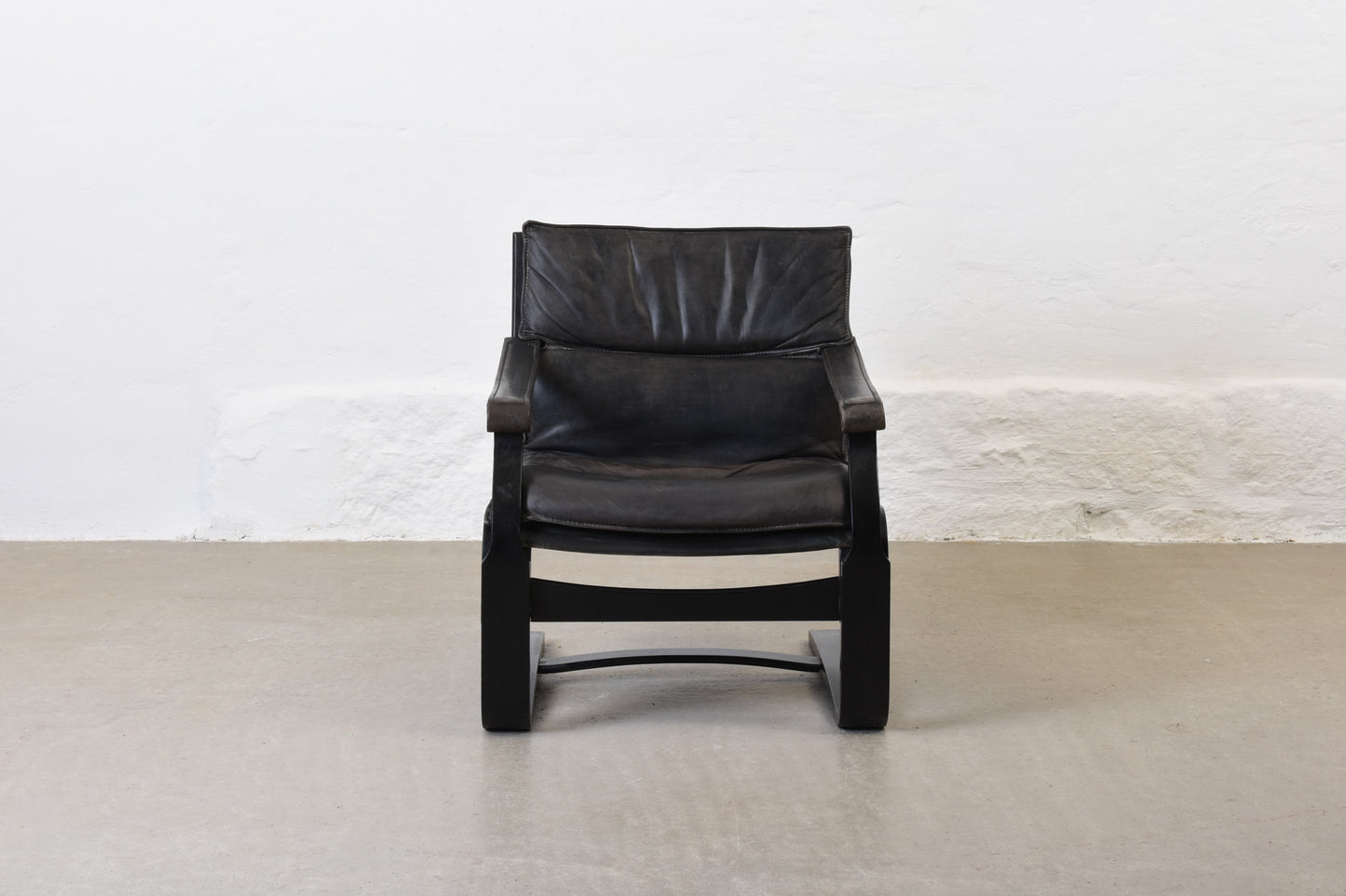 1980s leather + beech lounger by Åke Fribyter