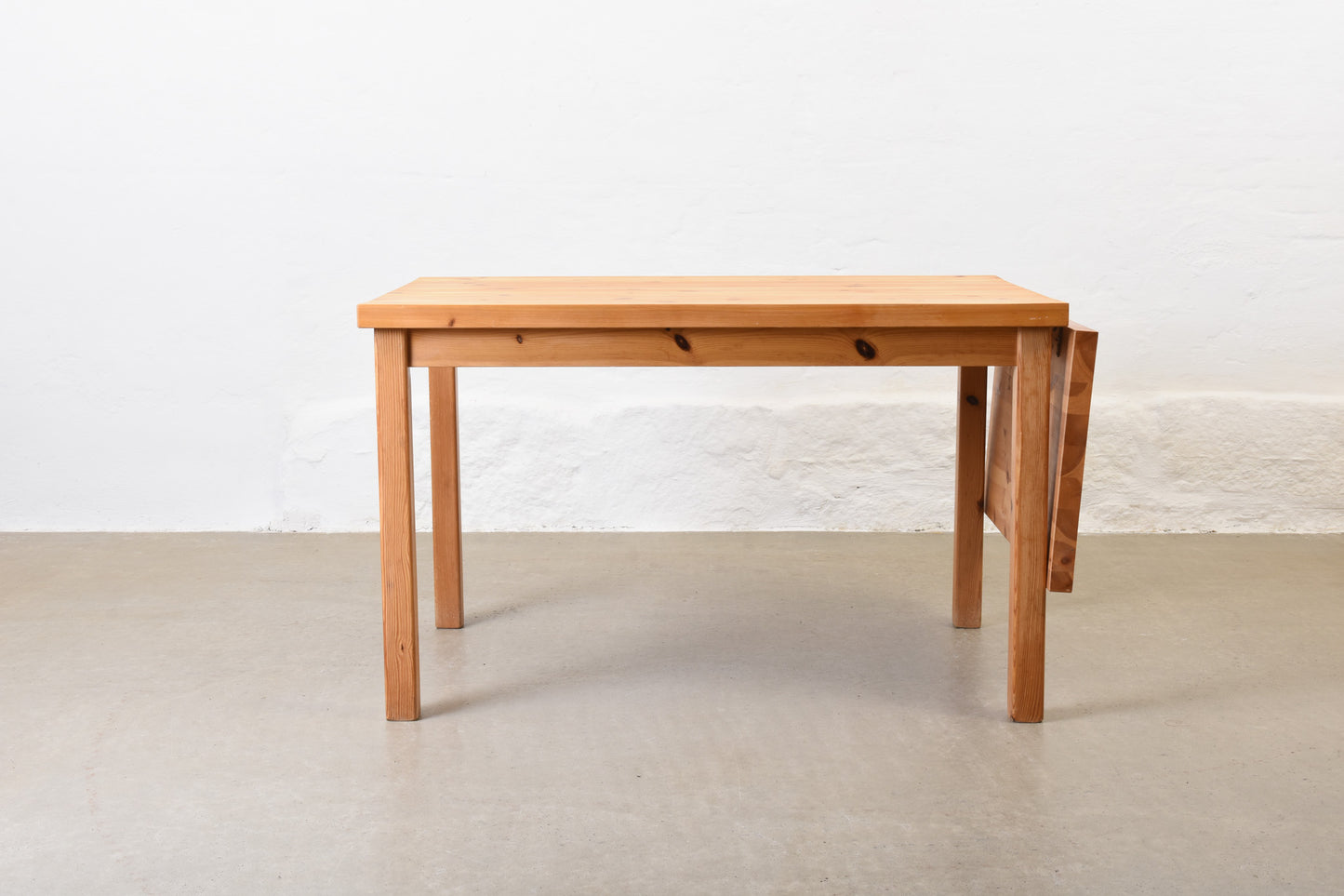 1970s Swedish drop-leaf dining table in pine