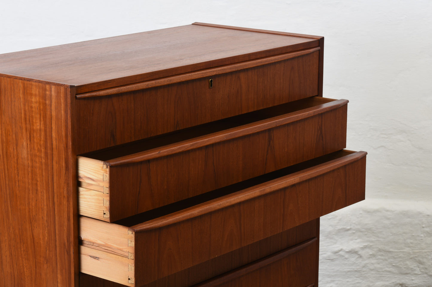 1960s teak chest of drawers with lipped handles no. 2