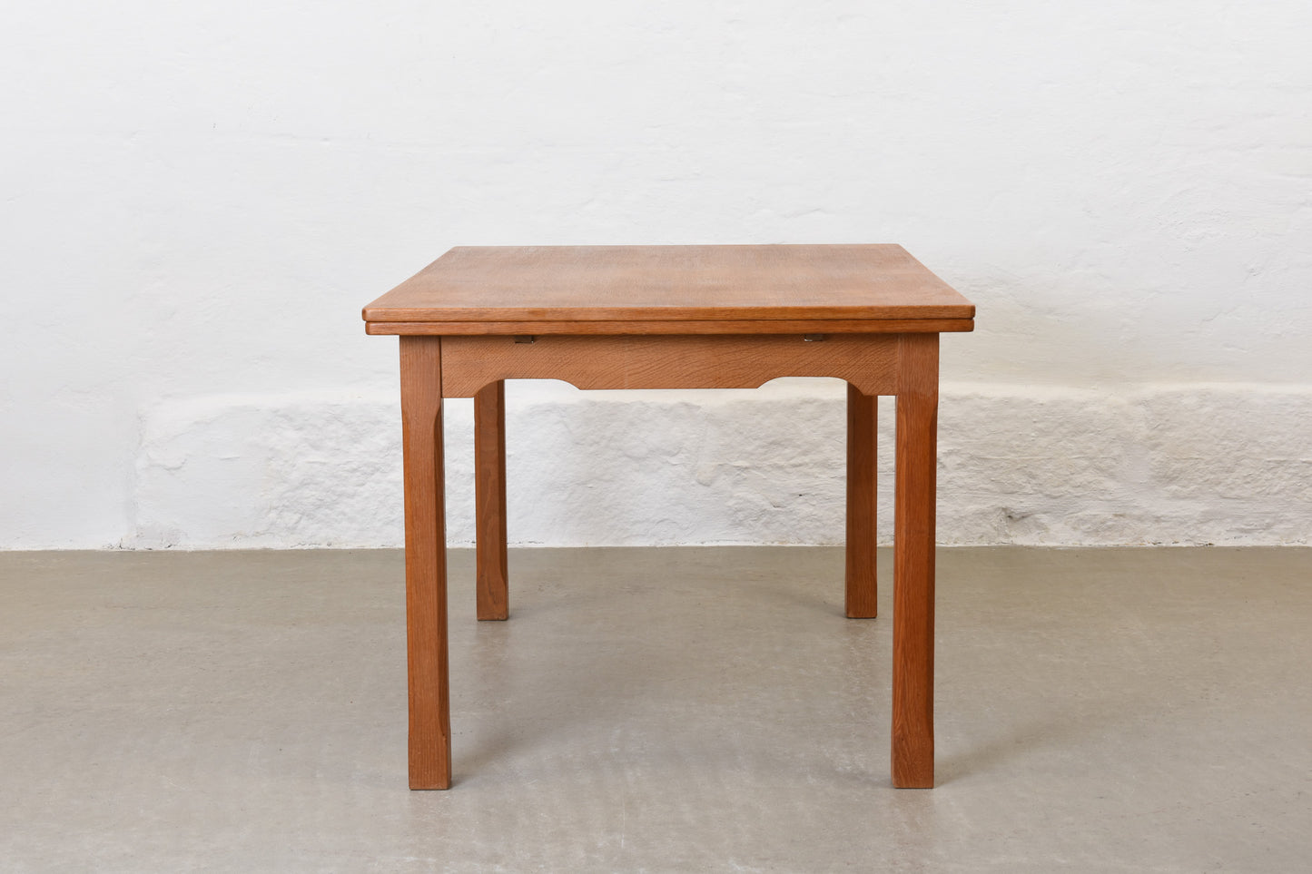 1970s extending dining table in oak