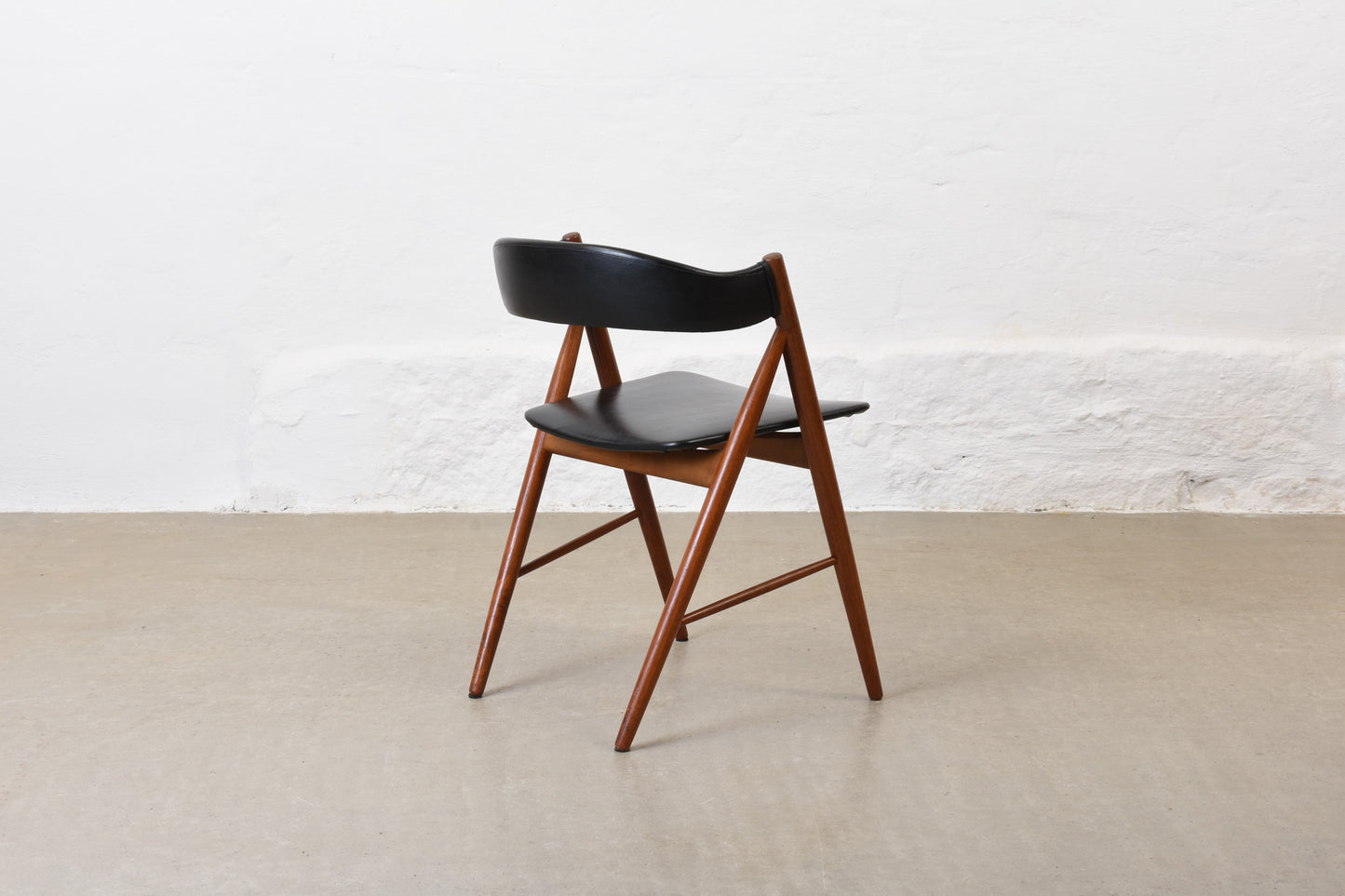 1960s chair in teak + vinyl