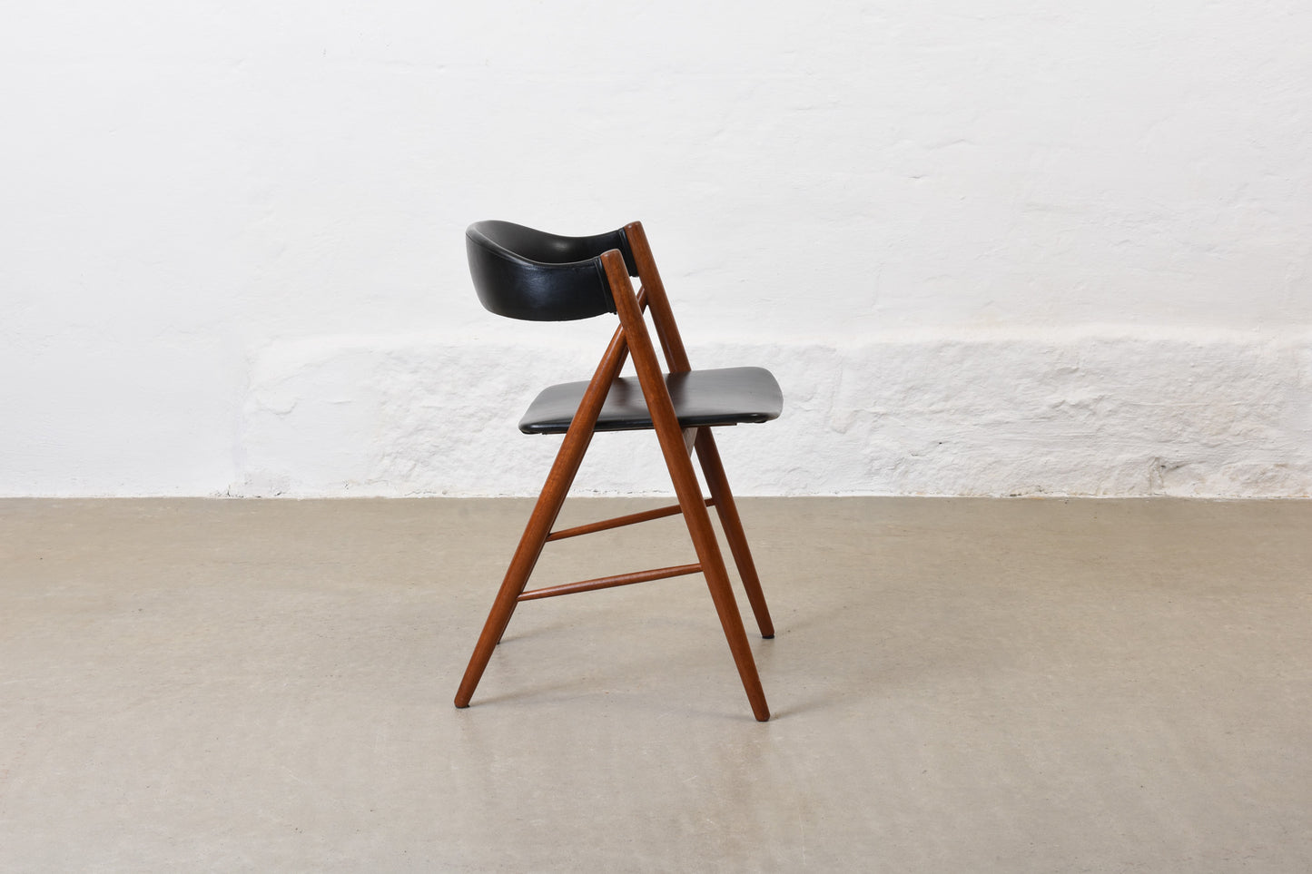 1960s chair in teak + vinyl