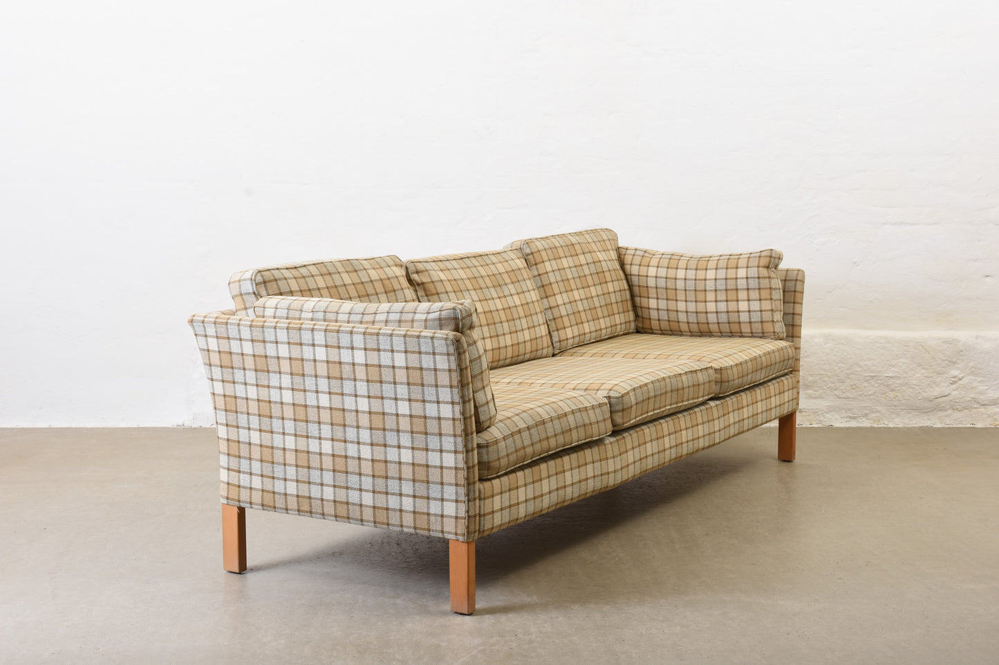 Save £200: 1970s 'EJ-260' sofa by Erik Jørgensen
