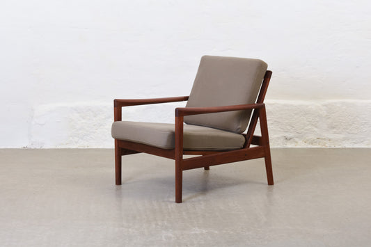 Newly reupholstered: 1960s teak lounger in brushed cotton