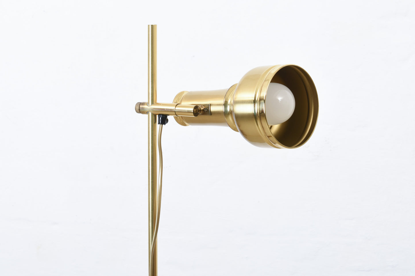 1970s height-adjustable brass floor lamp