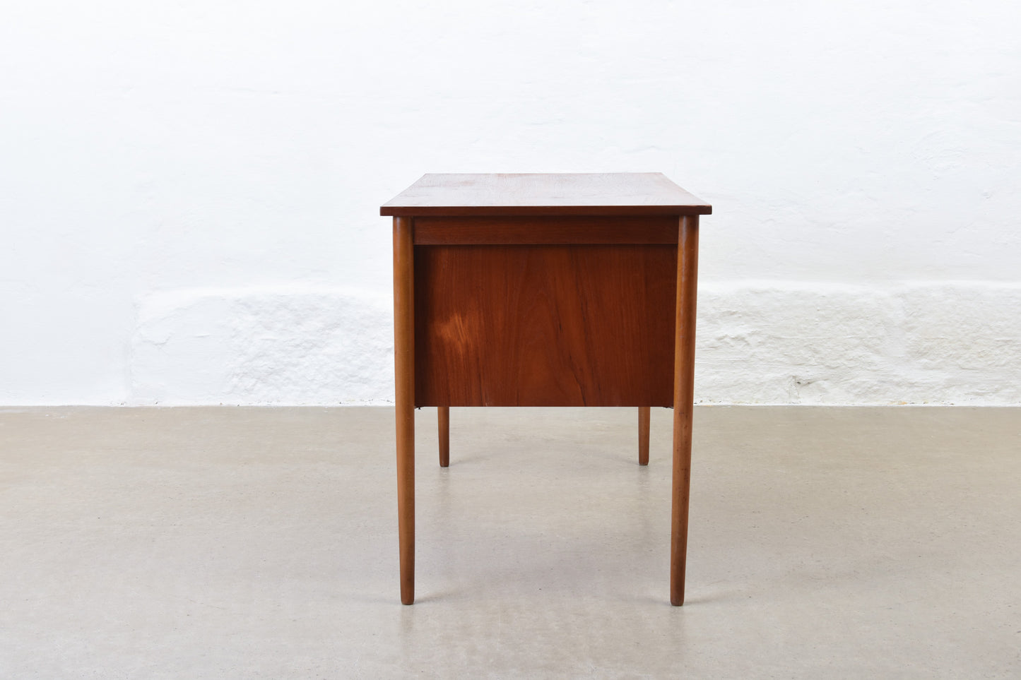 1960s twin pedestal desk in teak - 128L cm