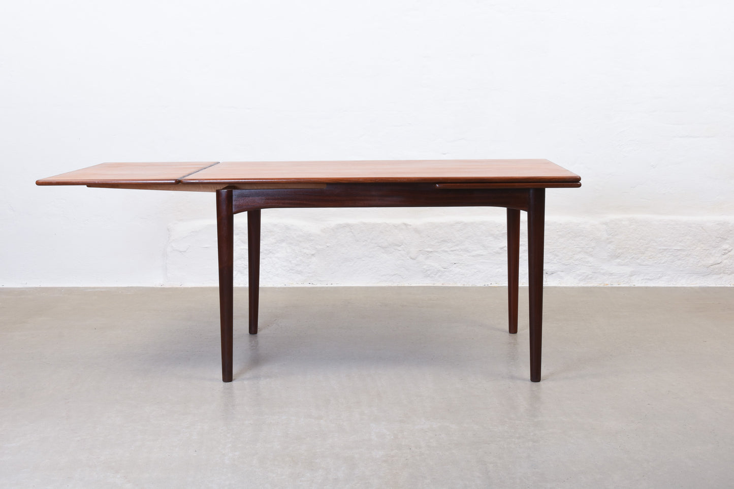 1960s extending dining table in teak - 138L cm