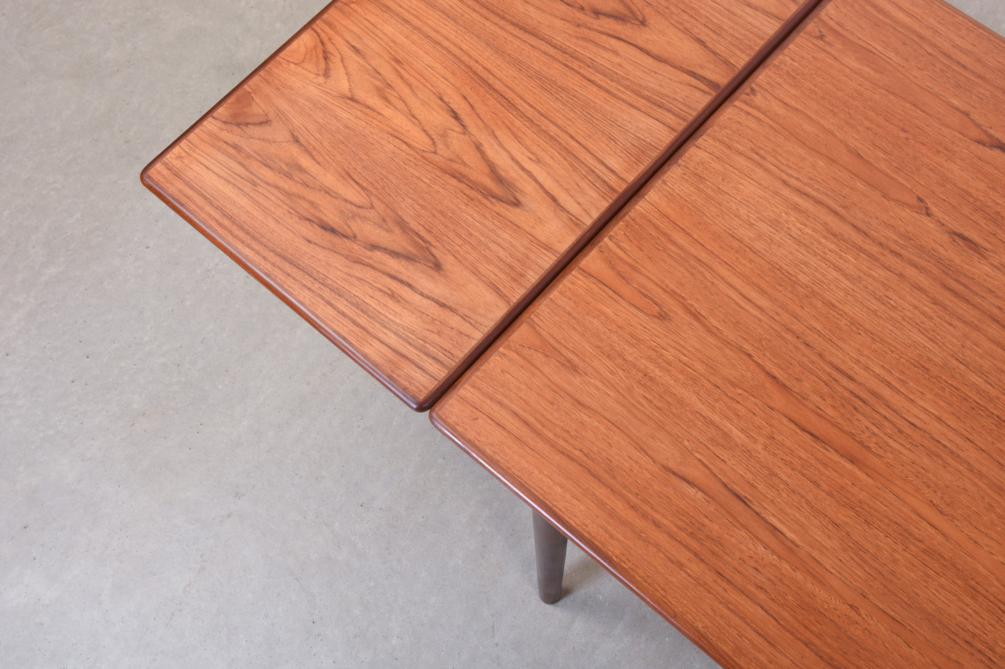 1960s extending dining table in teak - 138L cm