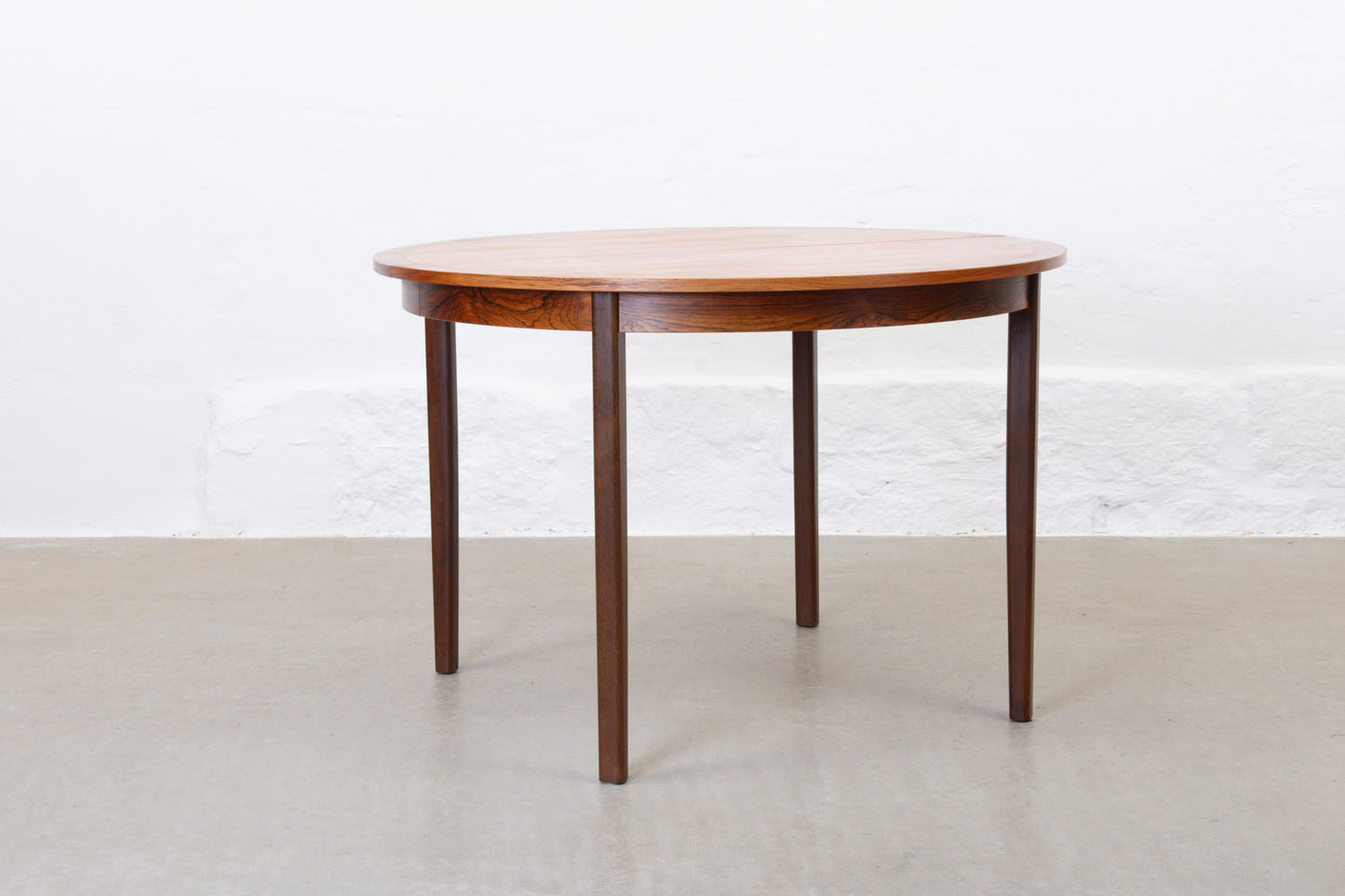 1960s extending circular dining table in rosewood