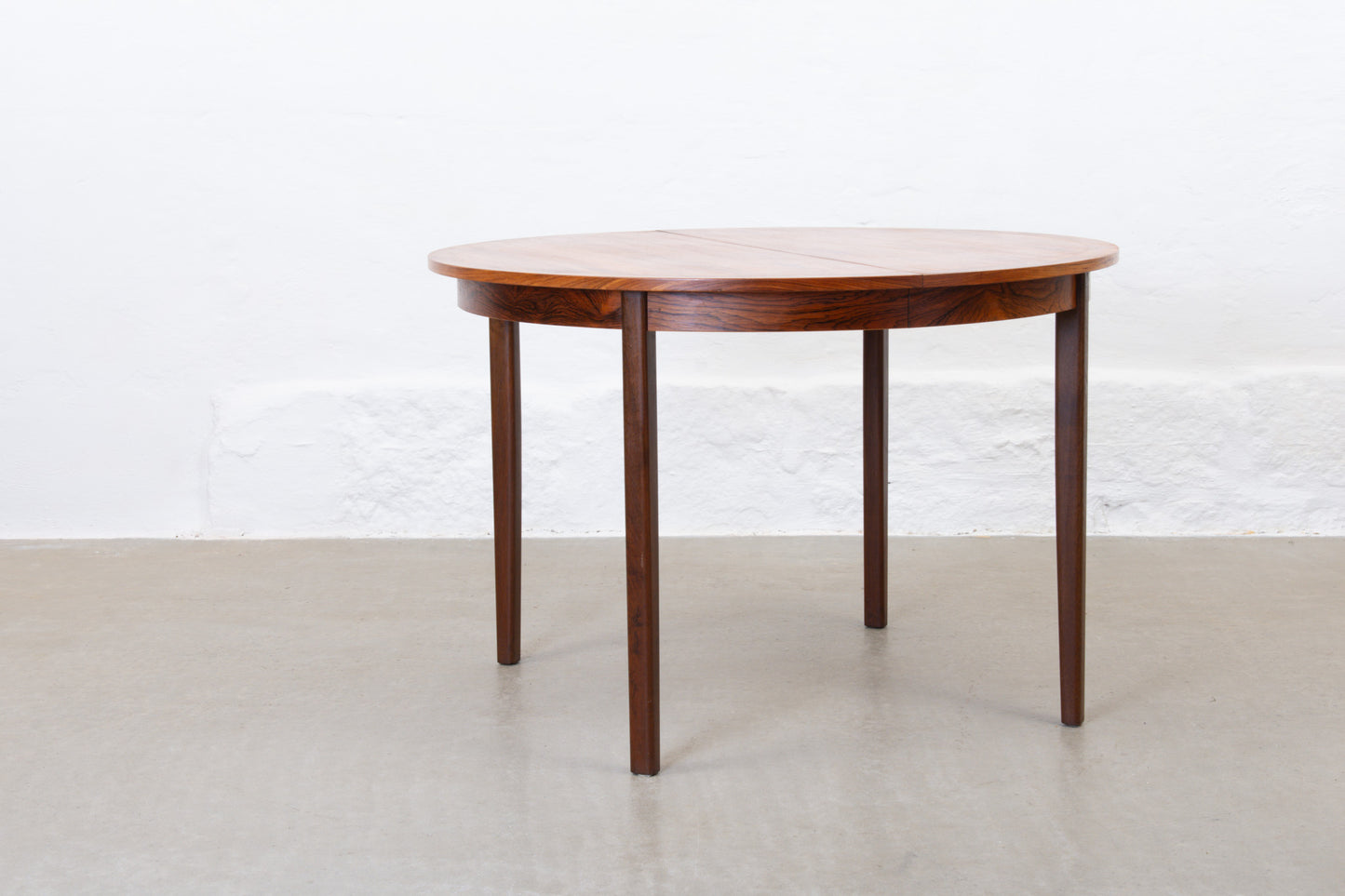 1960s extending circular dining table in rosewood