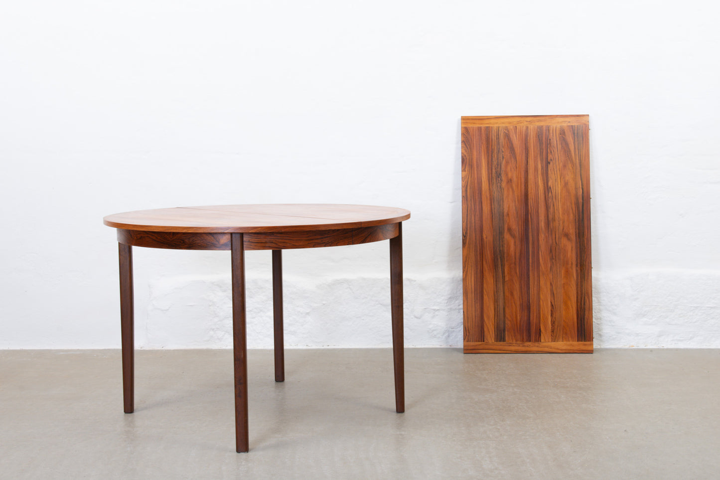 1960s extending circular dining table in rosewood