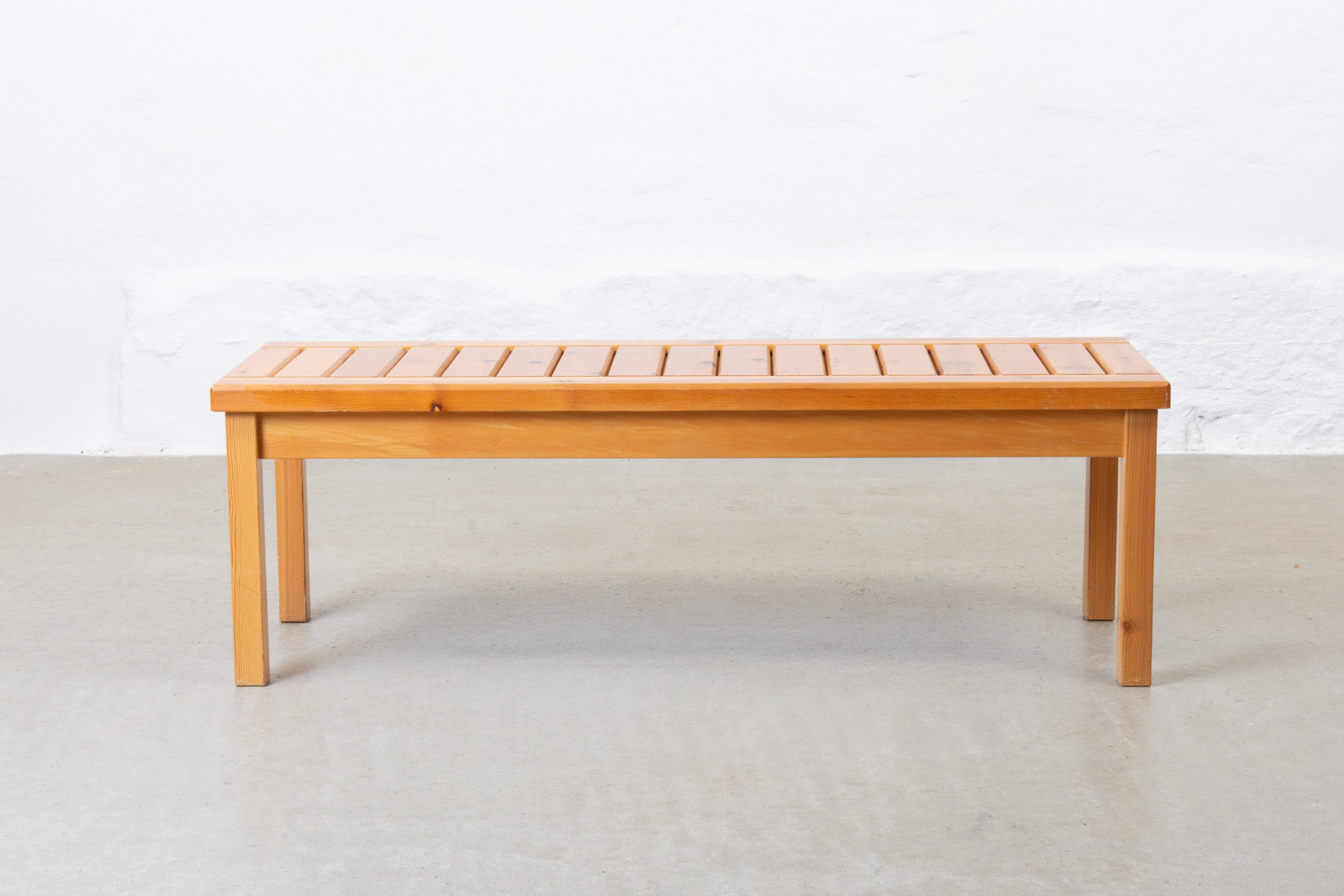 1970s slatted pine bench – CHASE & SORENSEN