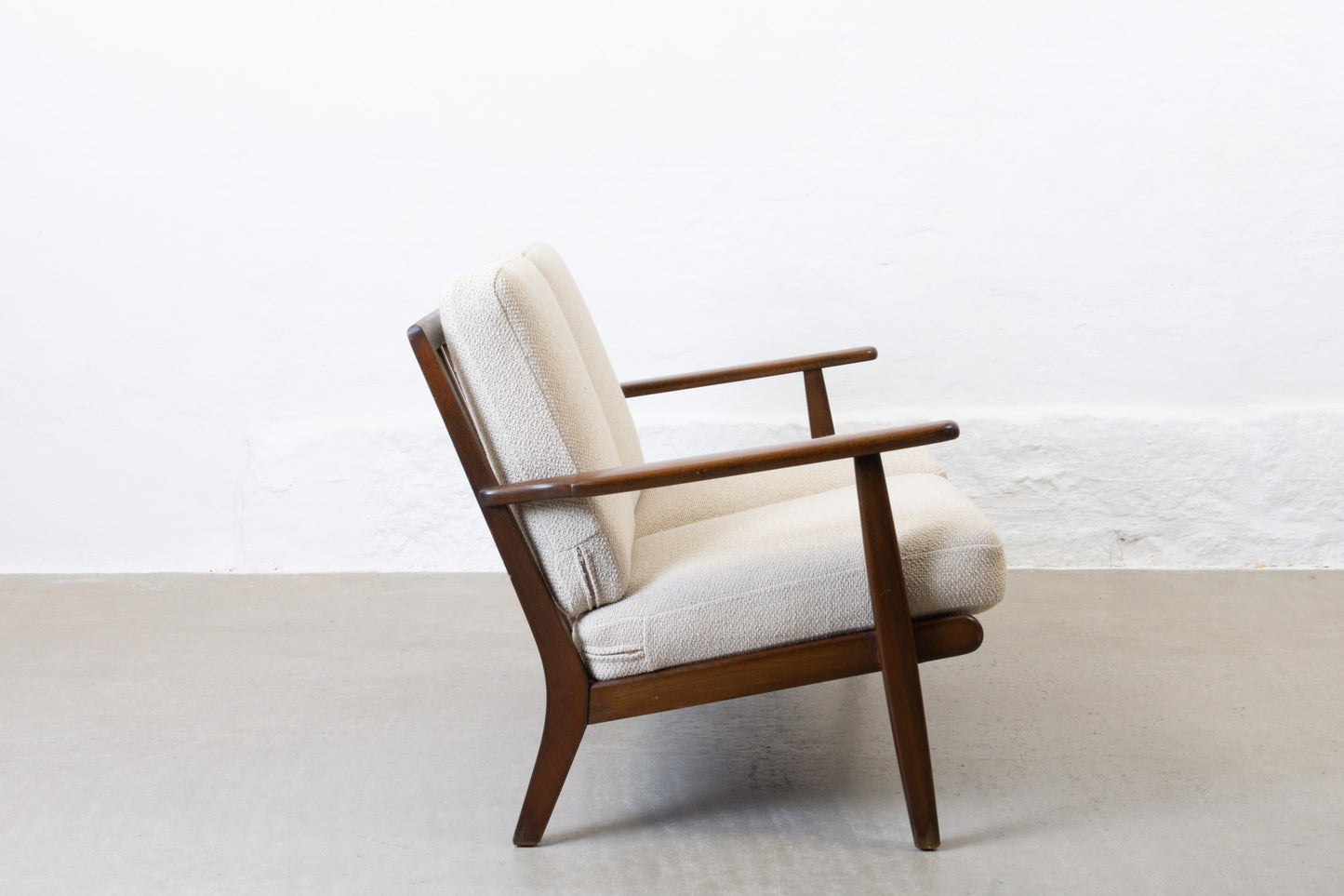 Newly reupholstered: 1950s two seater by Aage Pedersen