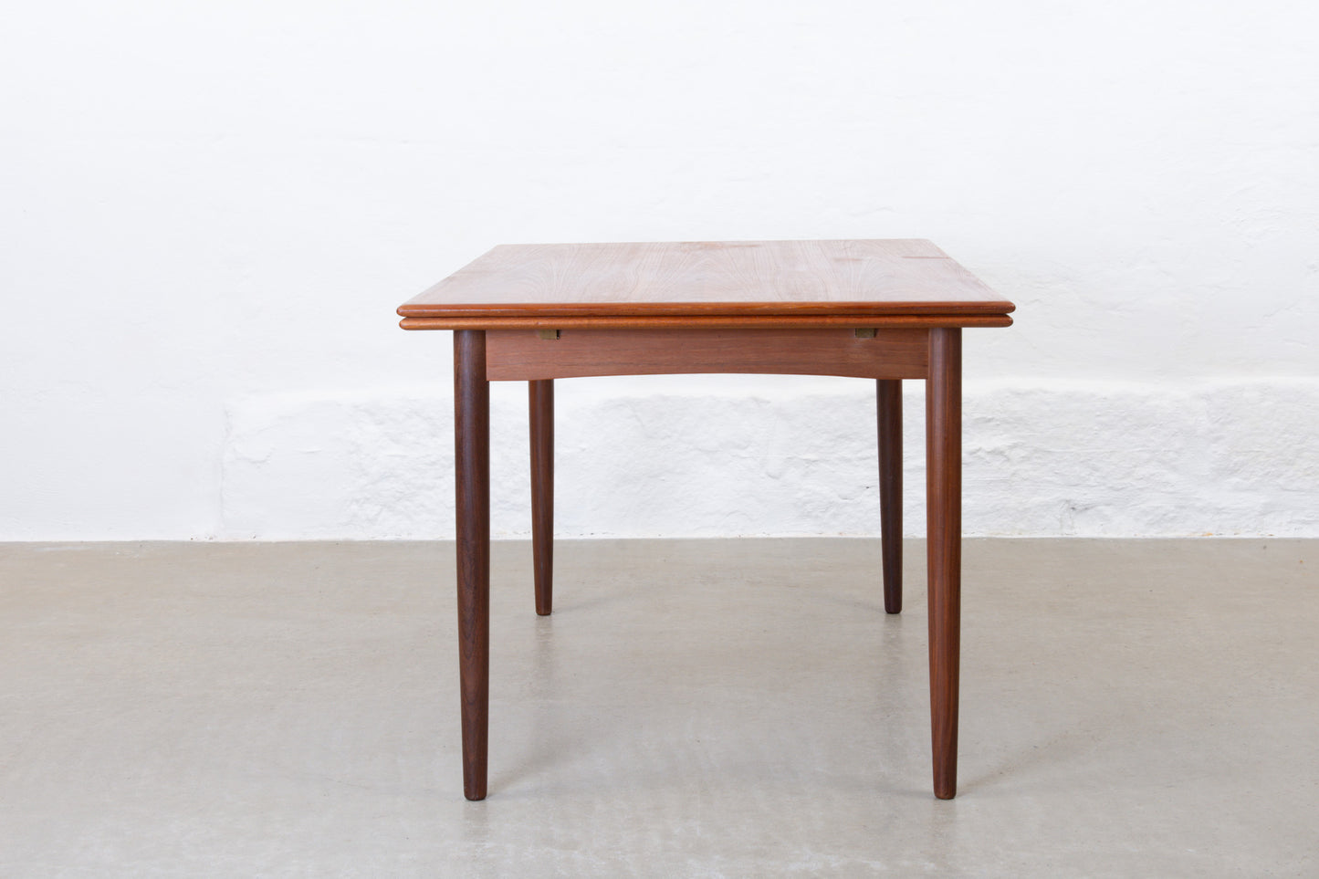 1960s extending dining table in teak - 140L cm
