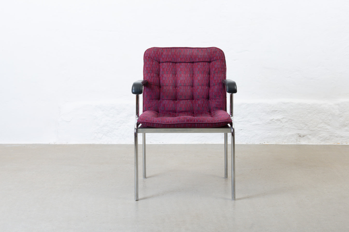 Four available: 1980s armchairs by Kinnarps