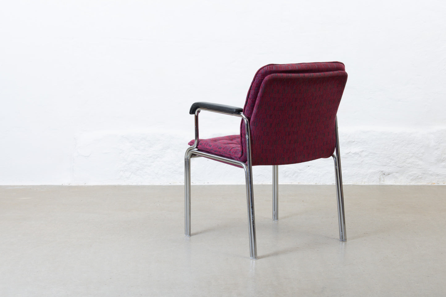 Four available: 1980s armchairs by Kinnarps