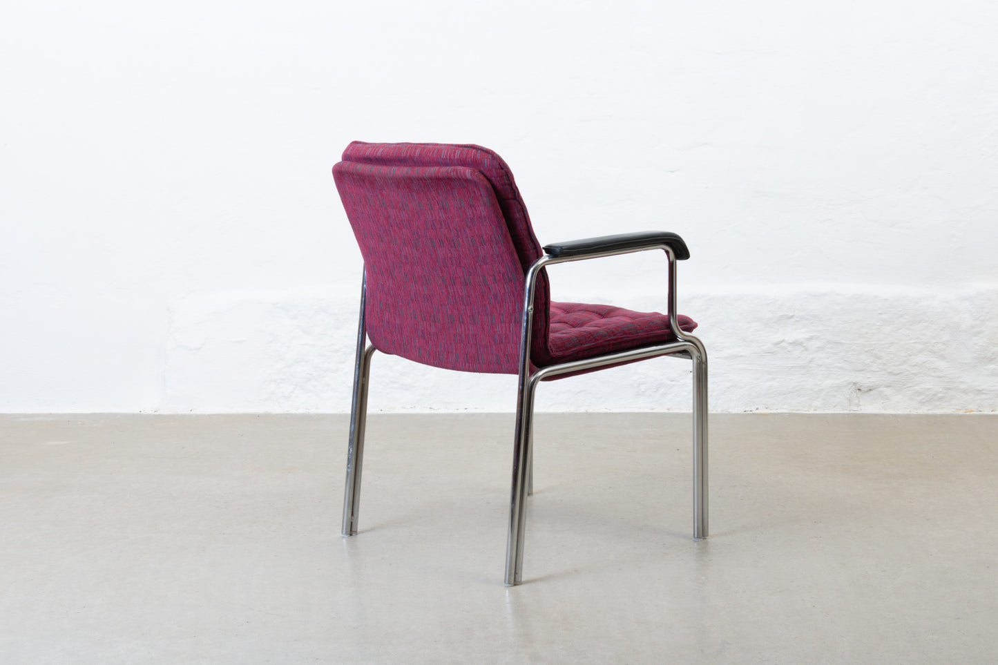 Four available: 1980s armchairs by Kinnarps