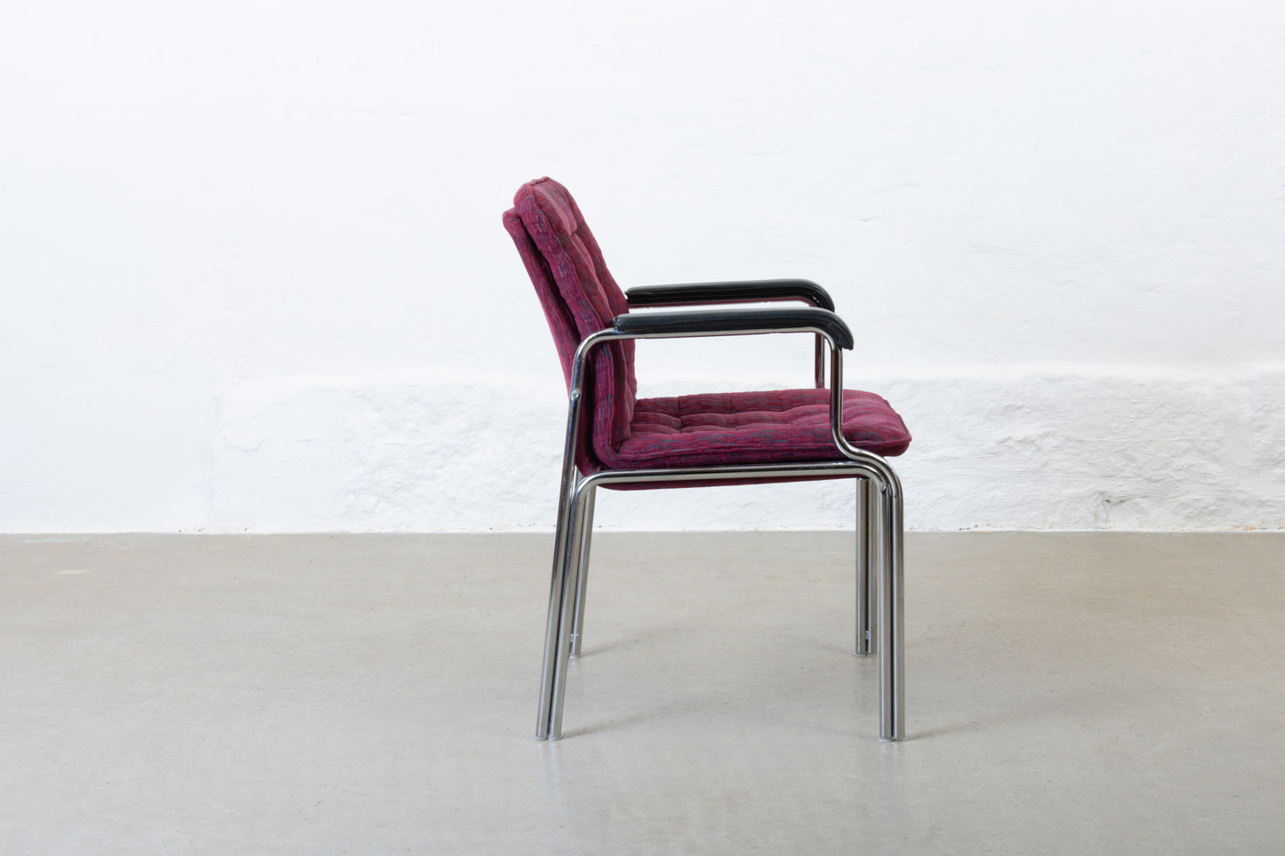 Four available: 1980s armchairs by Kinnarps