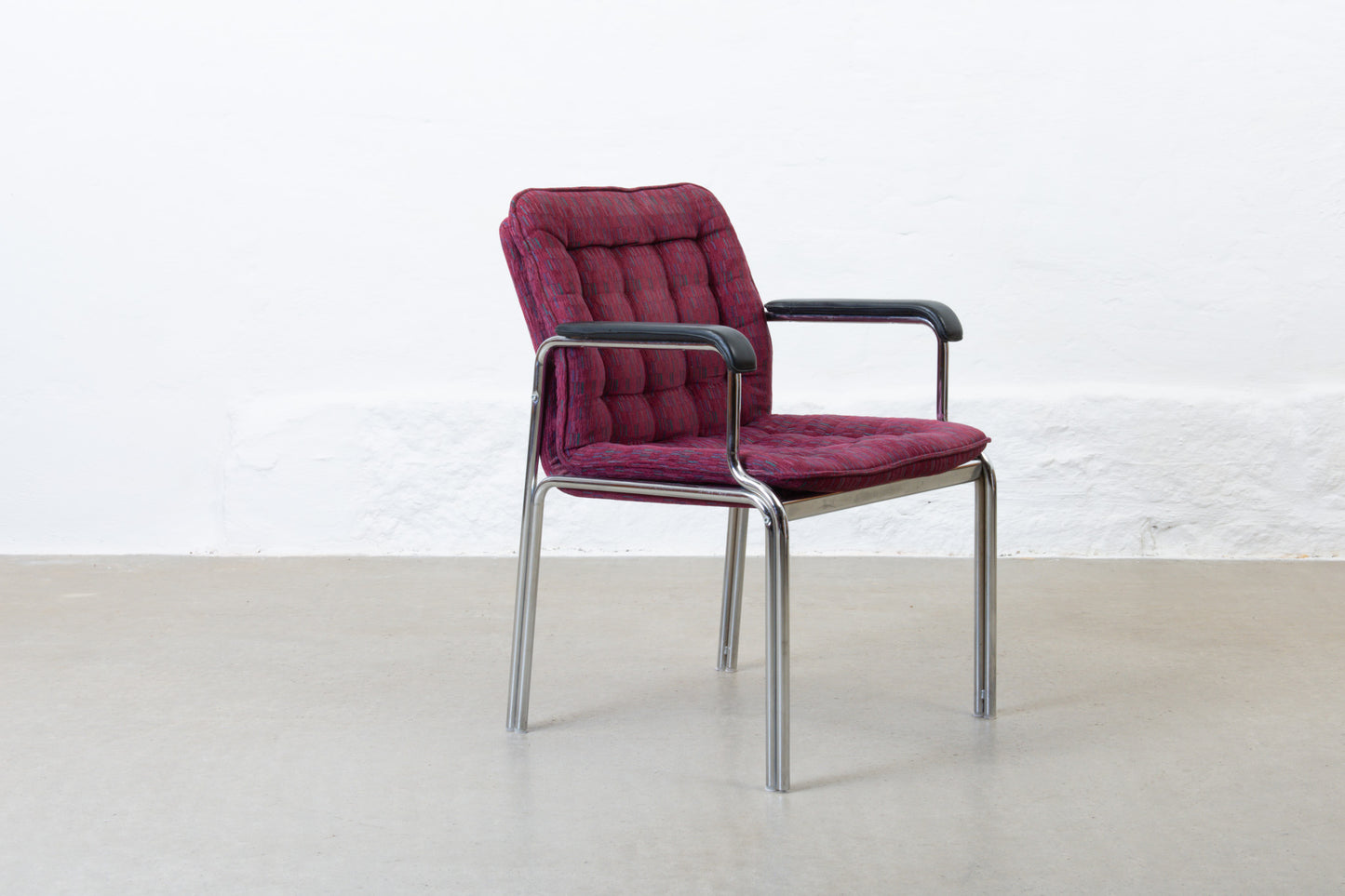 Four available: 1980s armchairs by Kinnarps